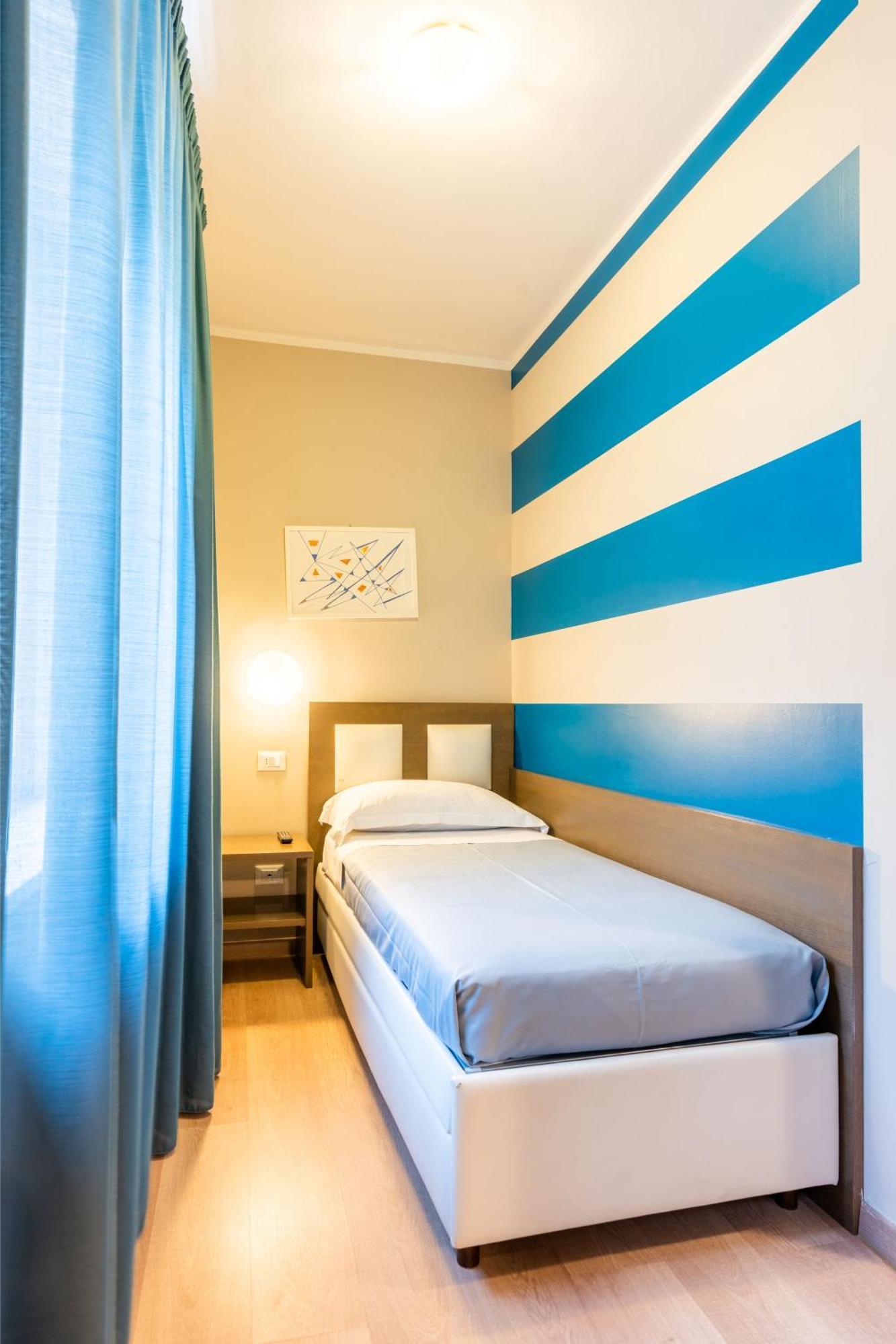 Gg8 Hotel & Suite Spa Гуальдо-Тадино Экстерьер фото