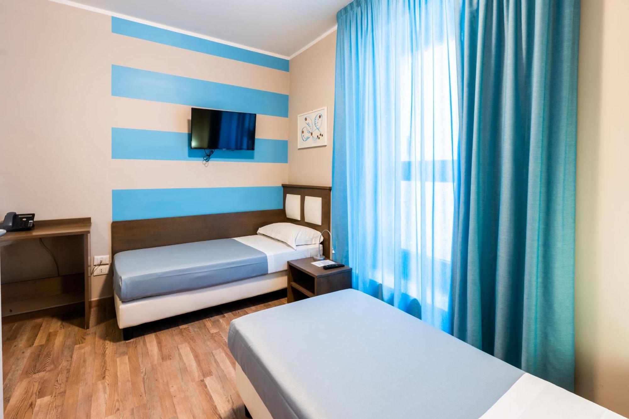Gg8 Hotel & Suite Spa Гуальдо-Тадино Экстерьер фото