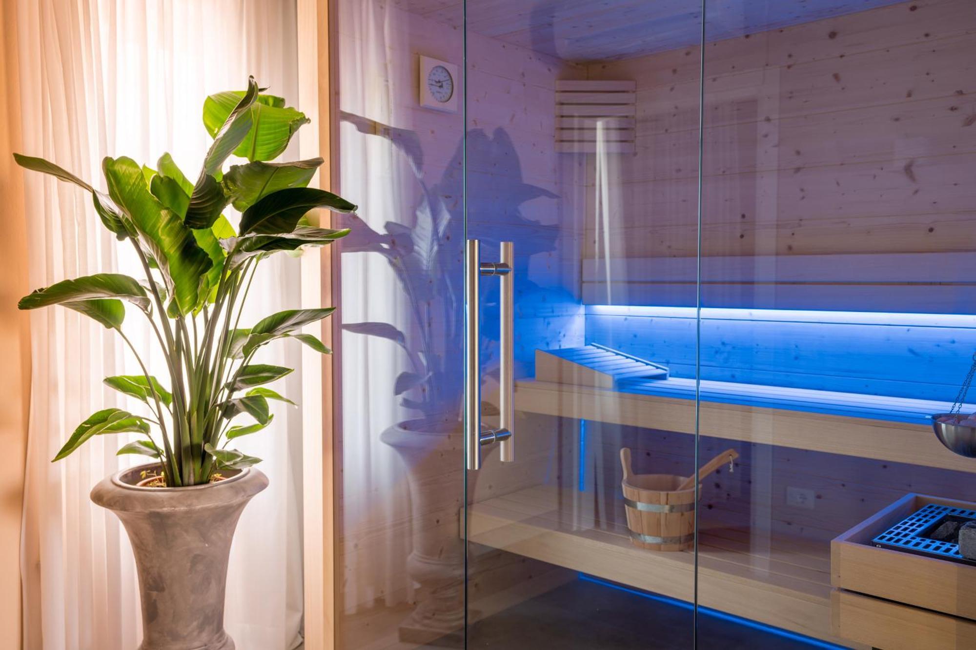 Gg8 Hotel & Suite Spa Гуальдо-Тадино Экстерьер фото